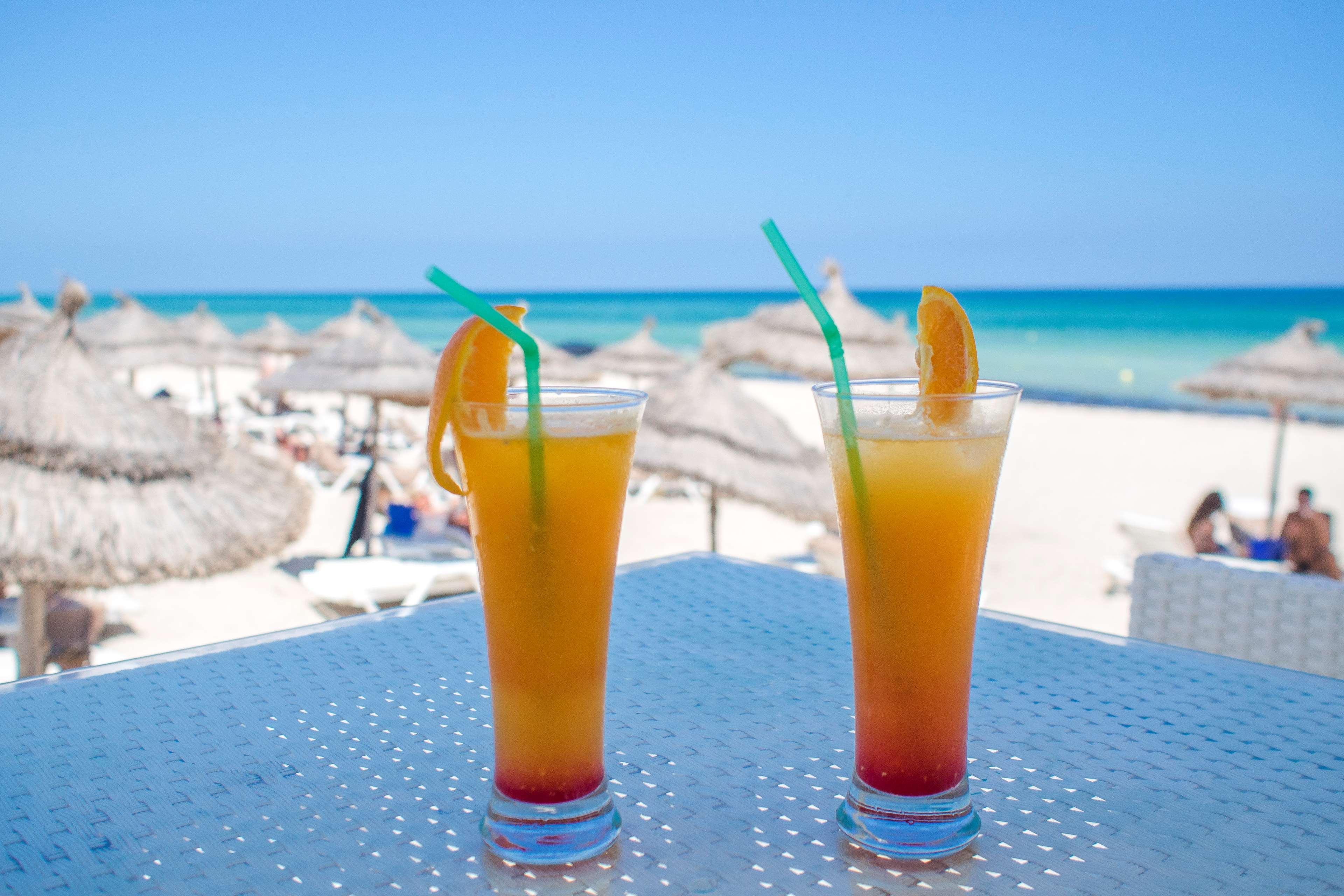 Radisson Blu Palace Resort & Thalasso, Djerba Mezraia Ngoại thất bức ảnh Two tequila sunrises